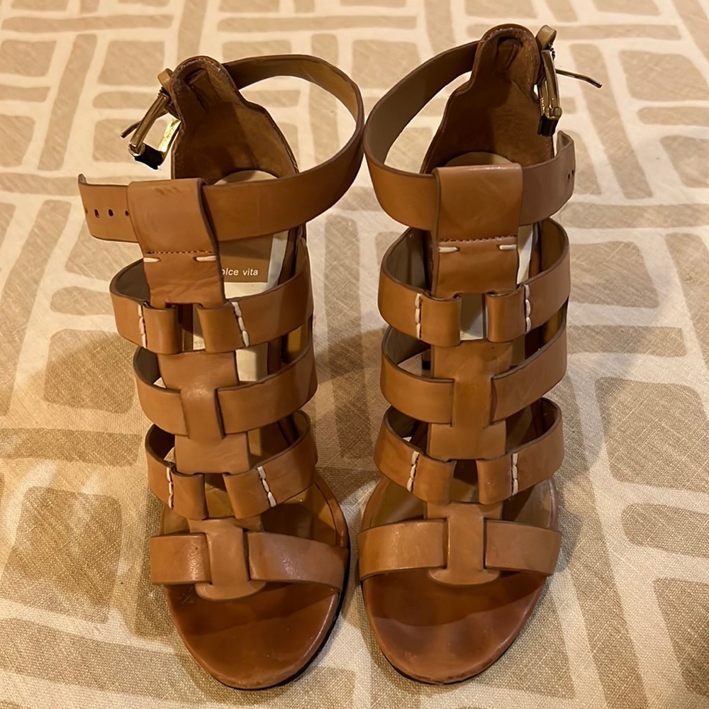 Dolce Vita heels size 6 1/2.